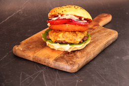 Burger z panierowanym serem