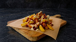Loaded fries ze stripsami z kurczaka